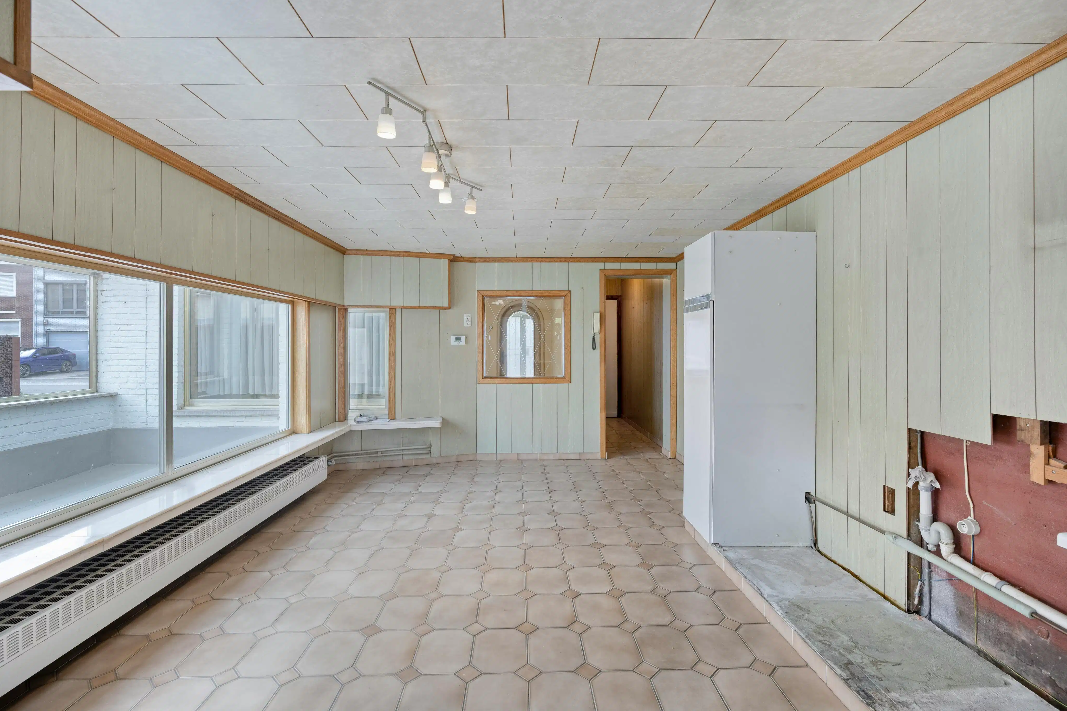 Gezellige halfopen bebouwing met veel potentieel te koop.  foto 9