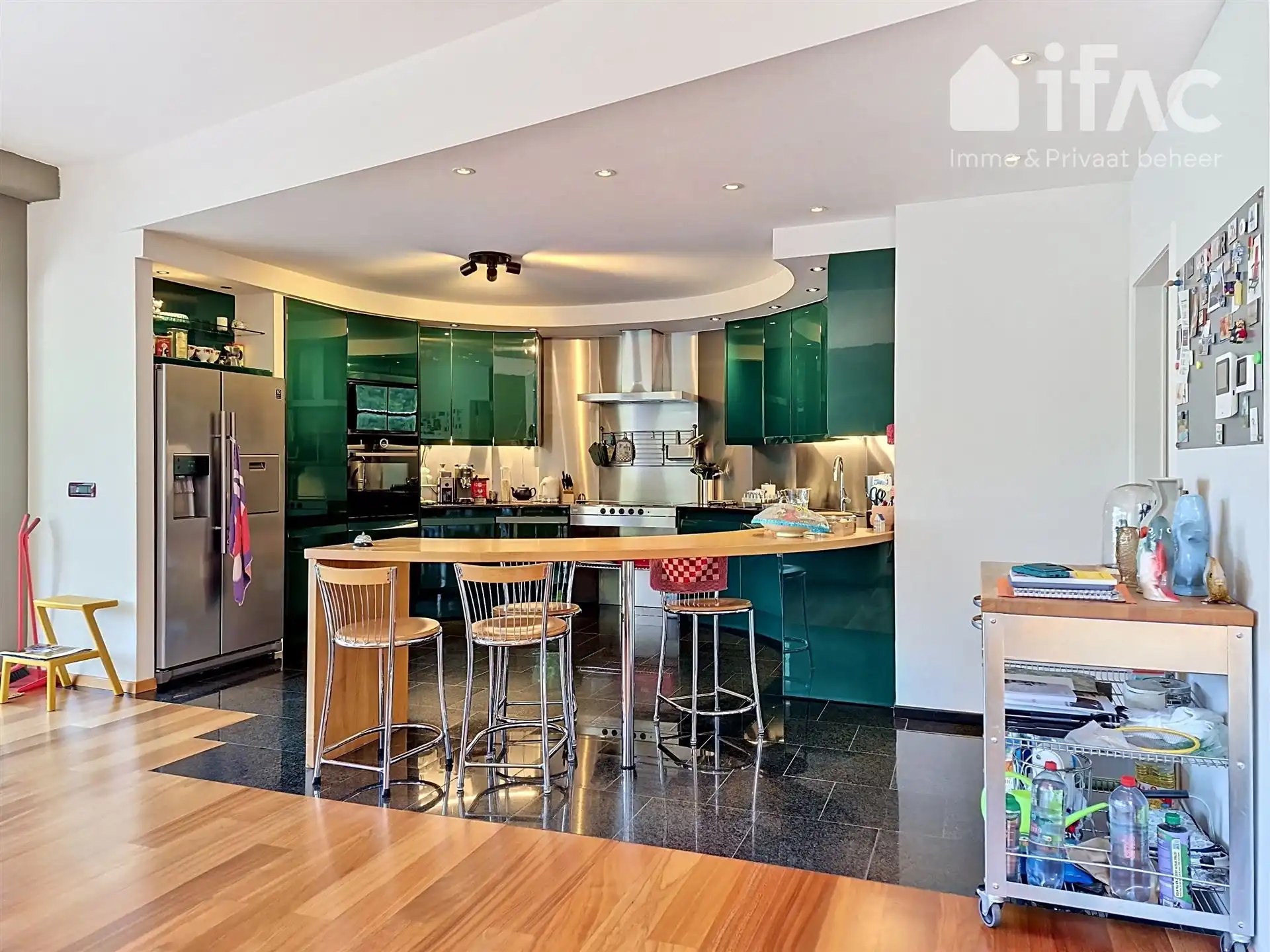 Unieke moderne split-levelvilla met zwembad op 17a83ca foto 7