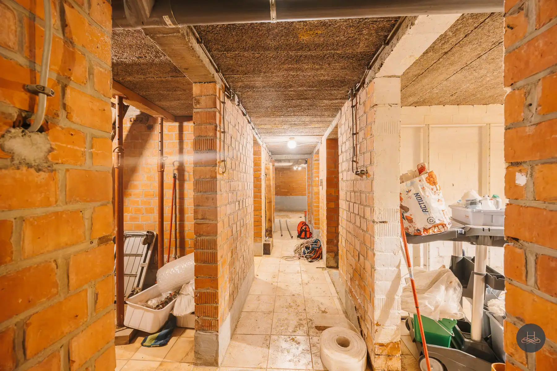 Gezinswoning met renovatiepotentieel op knap perceel foto 24