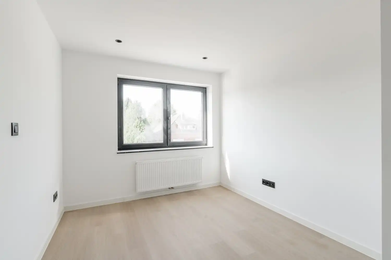 Ruime gezinswoning met 4 slaapkamers op de Steenweg op Kleine Brogel in Kaulille - volledig gerenoveerd foto 16