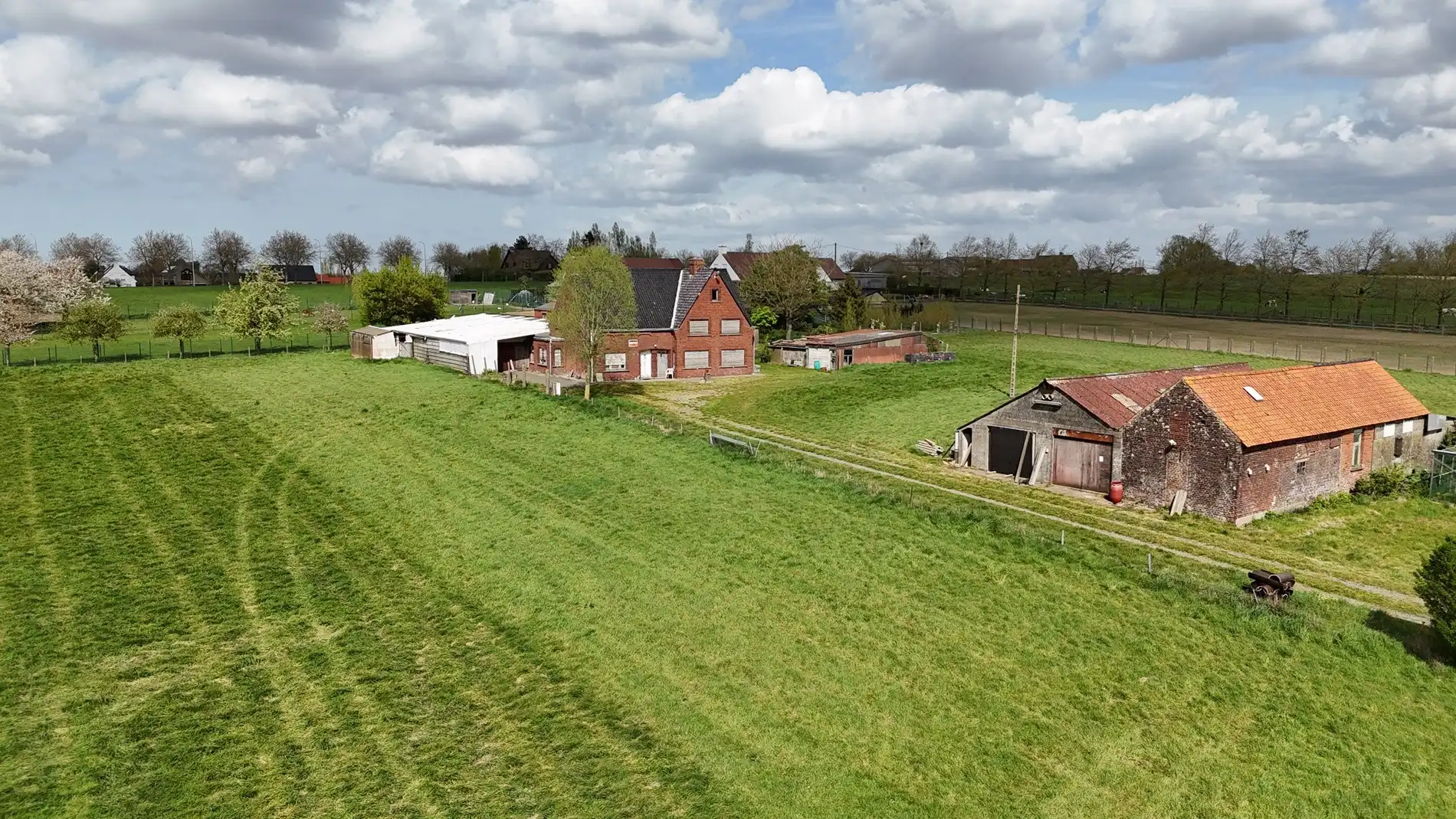 Hoofdfoto van de publicatie: Alleenstaande woning met vergezichten te Zwevezele