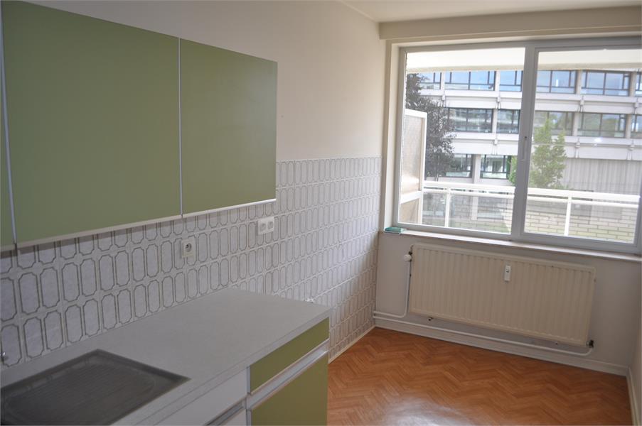 LICHTRIJK 2 SLPK APPARTEMENT MET PARKING IN GROENE BUURT! foto 7