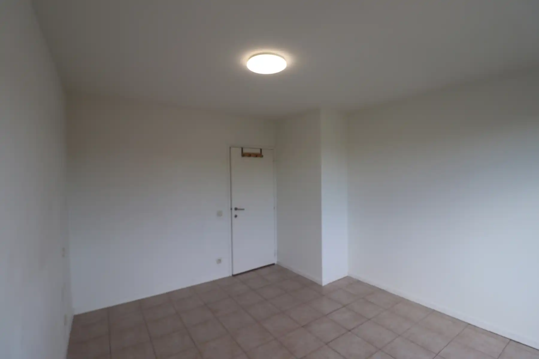 Appartement op de 3de verdieping met 2 slaapkamers en lift. foto 10