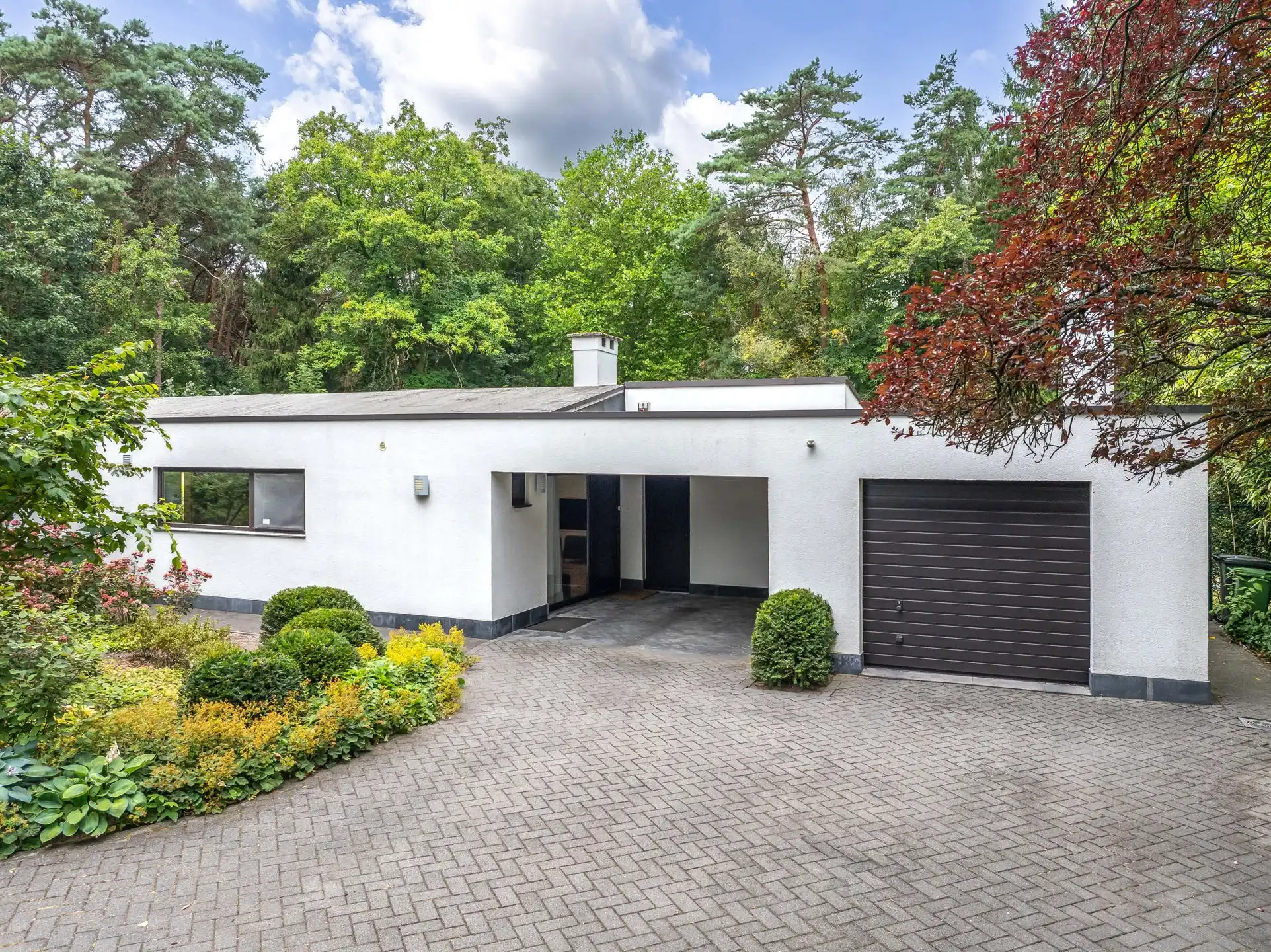 Hoofdfoto van de publicatie: Unieke villa gelegen in een oase van rust