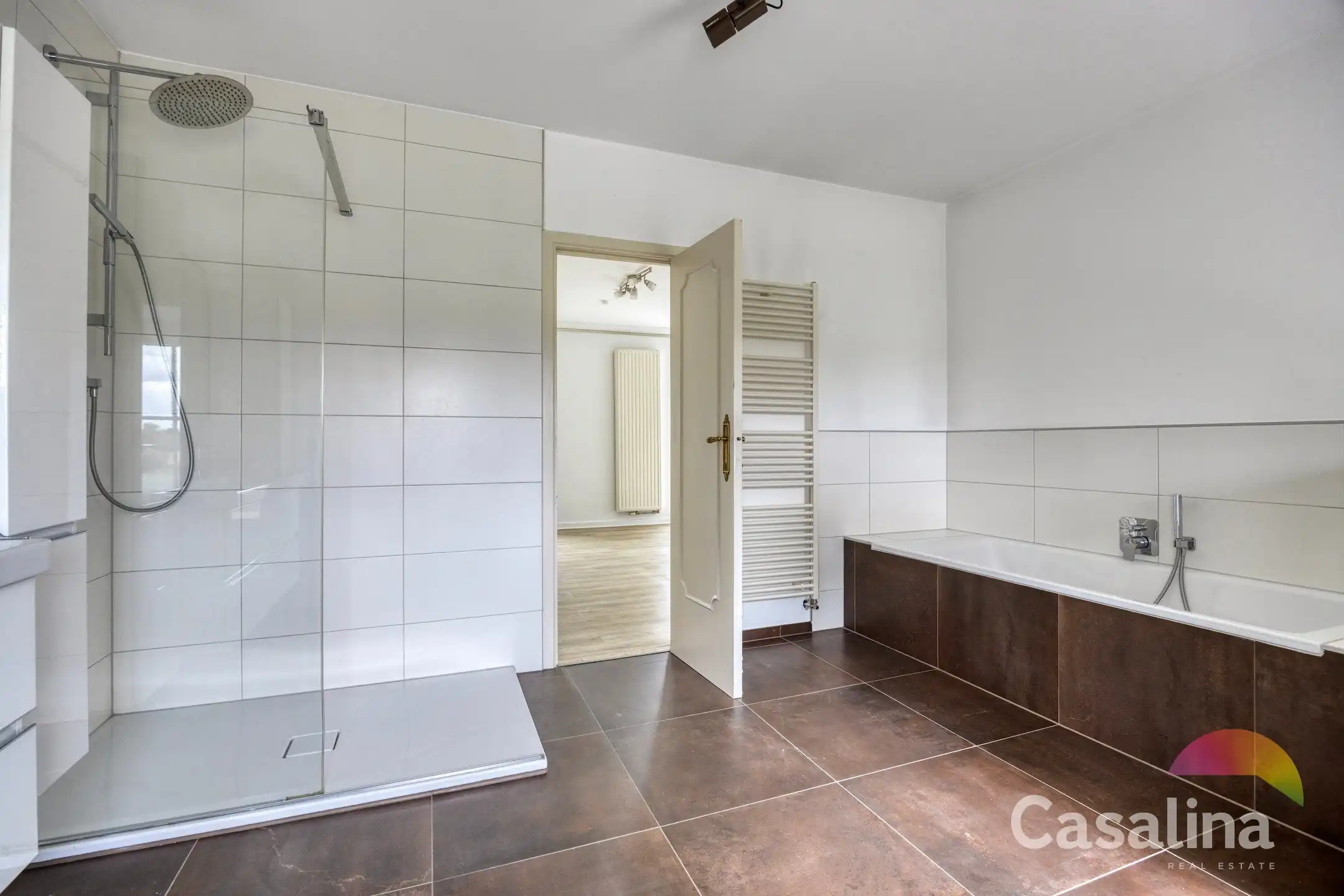 Prachtige Villa  met mooie tuin  foto 14