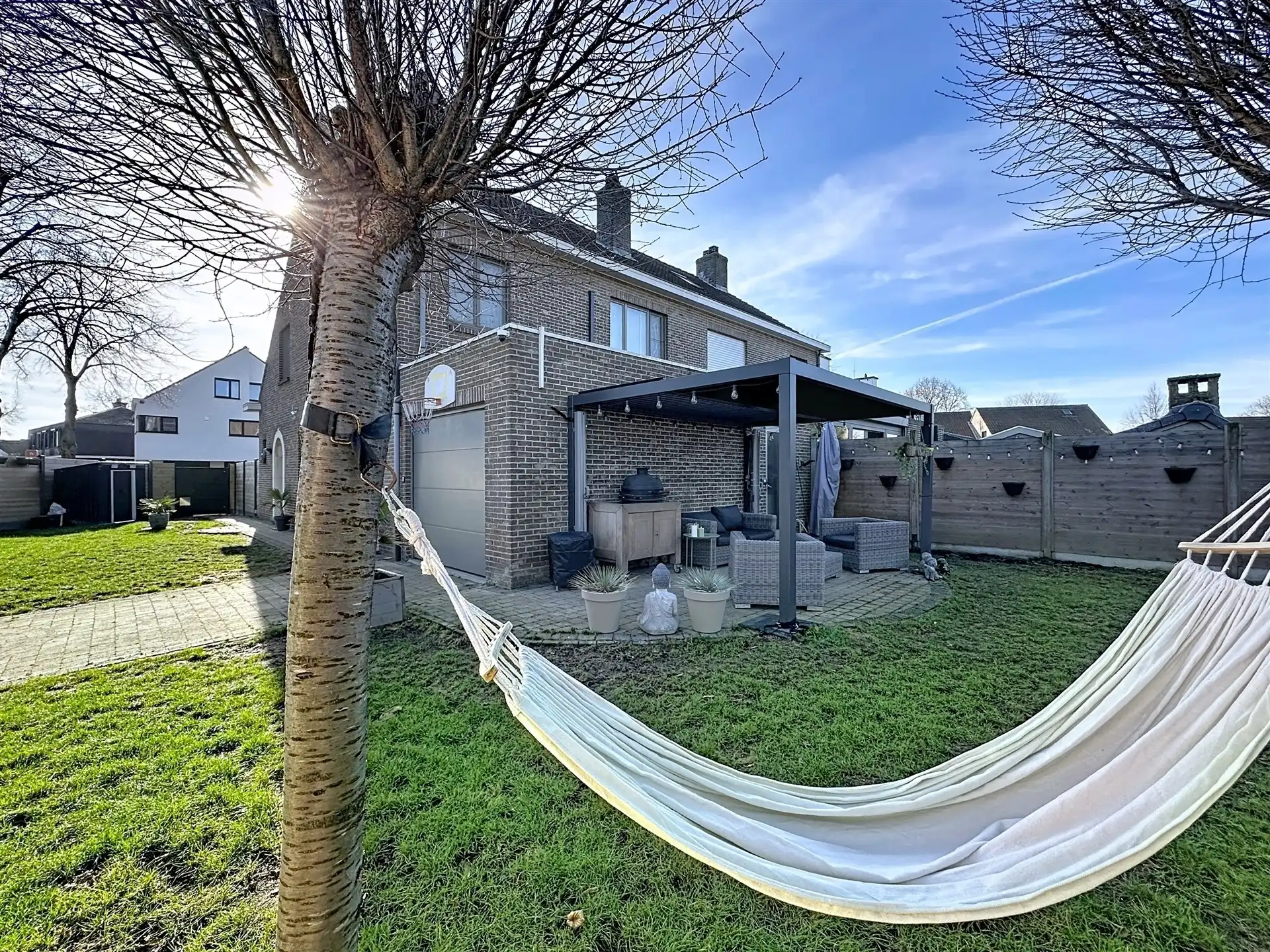 Recente half-open bebouwing met 4 slaapkamers gelegen in zeer aantrekkelijke wijk foto 7