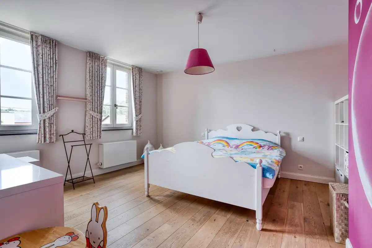 Exclusieve villa met oa 5 slaapkamers en verwarmde zwemvijver  op 2.070 m². foto 29