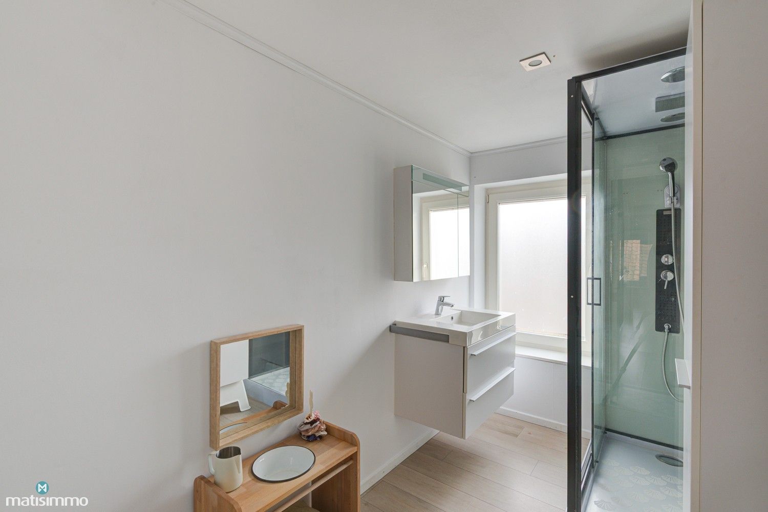 INSTAPKLARE WONING MET ZONNEPANELEN EN PRACHTIGE TUIN TE TONGEREN foto 11