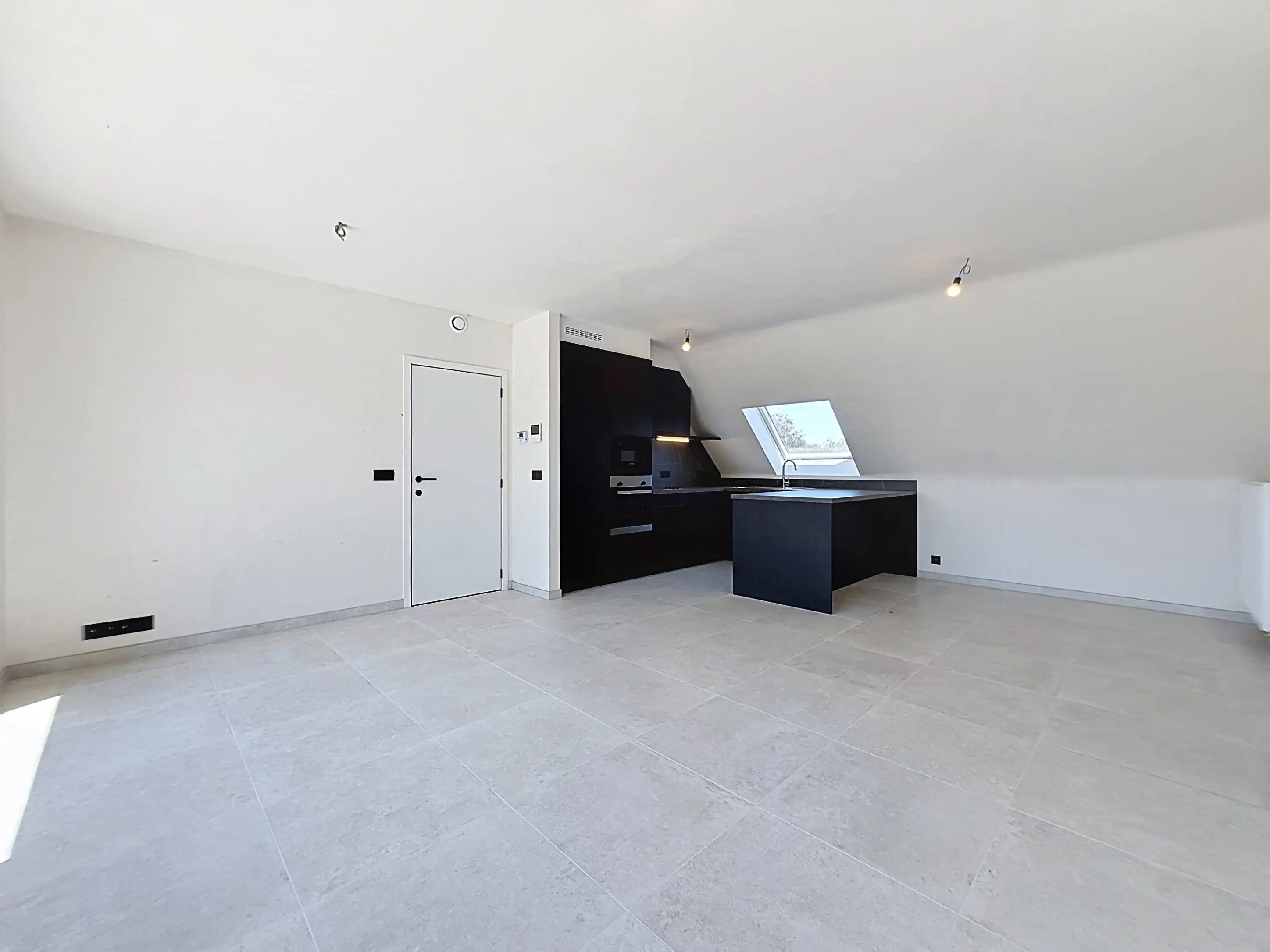 Stijlvol appartement te koop in Spiere-Helkijn met 3 slaapkamers en moderne voorzieningen! foto 3