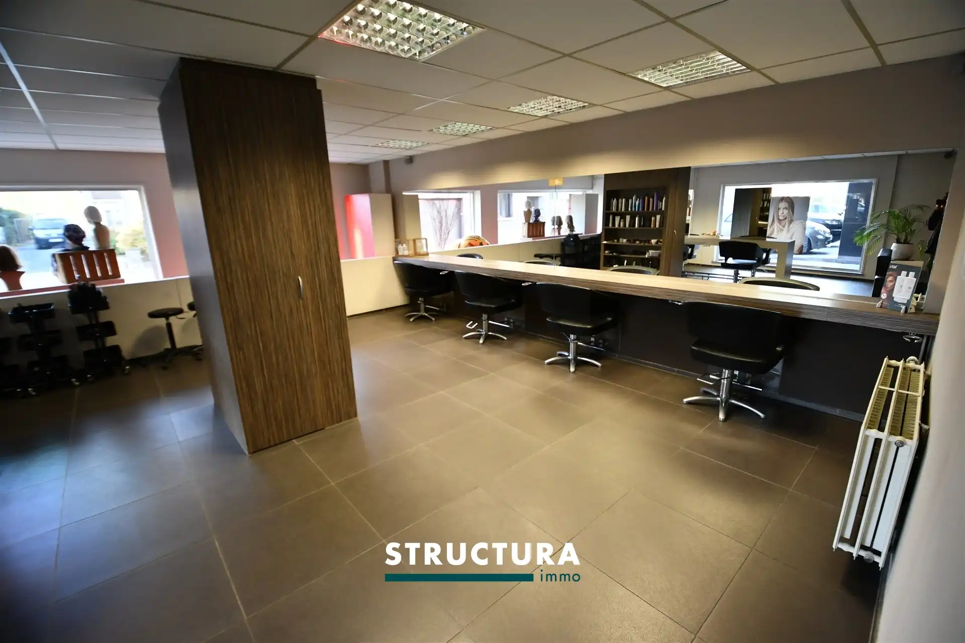 Ruime winkelruimte +/- 250 m² foto 5