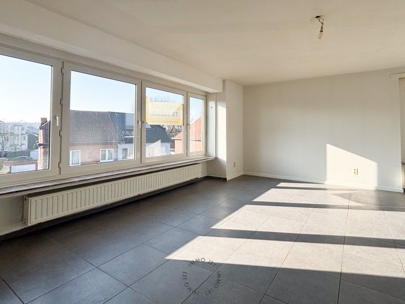 Rustig gelegen appartement met terras en garage foto 2