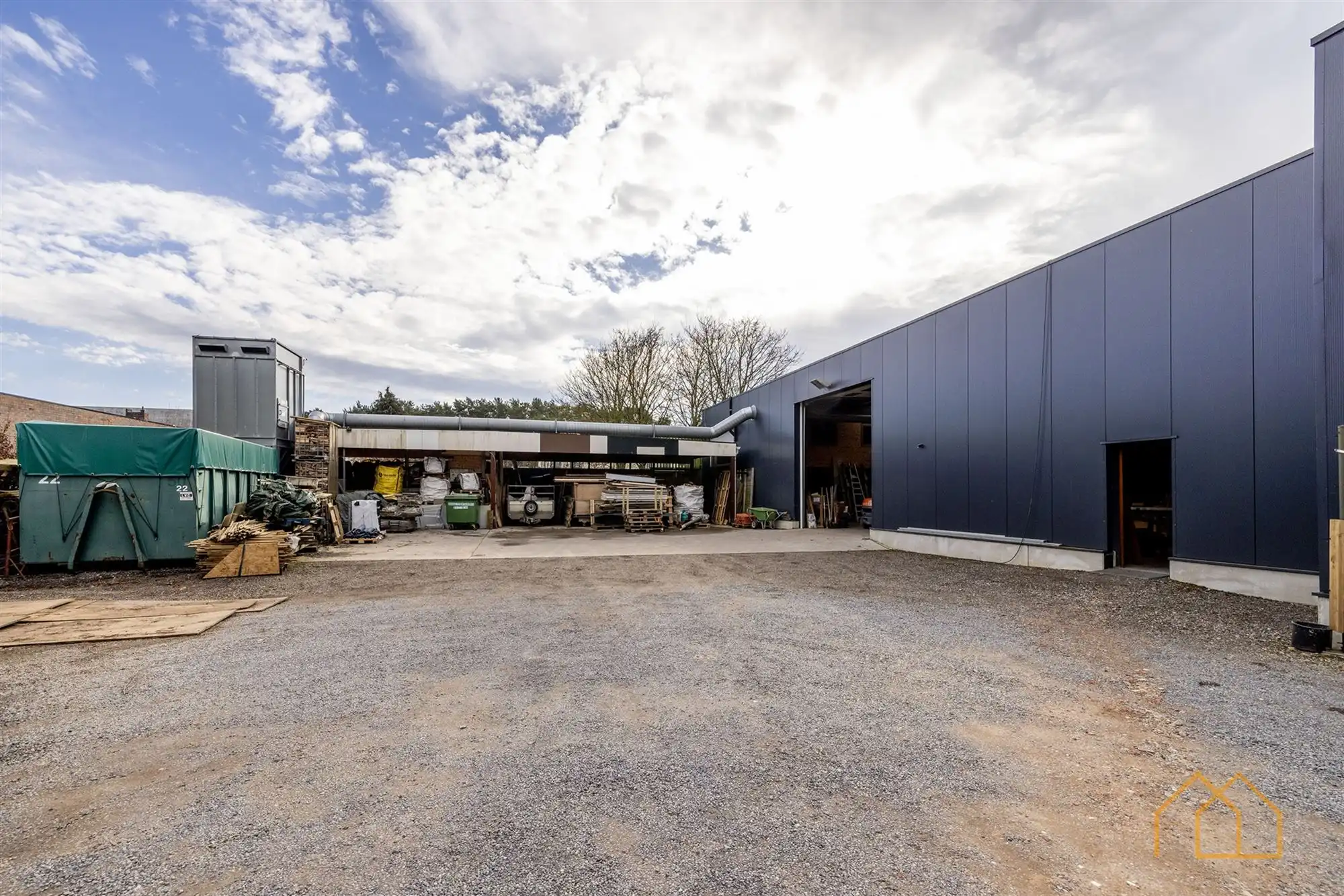 Ingerichte schrijnwerkerij van 400m² foto 9