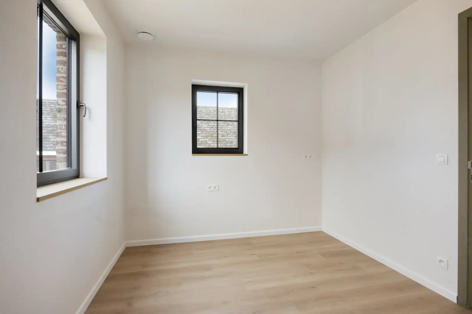 Afgewerkte open bebouwing met 5 slaapkamers, tuin, terras, zolder en garage in Kerkom! - EPB A kWh/m² - bewoonbare opp. 183 m² foto 23