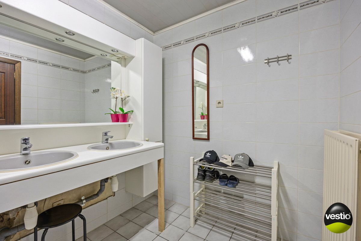 RUSTIG GELEGEN GENEROVEERDE WONING OP 7A12CA OP KORTE AFSTAND VAN CENTRUM. foto 10