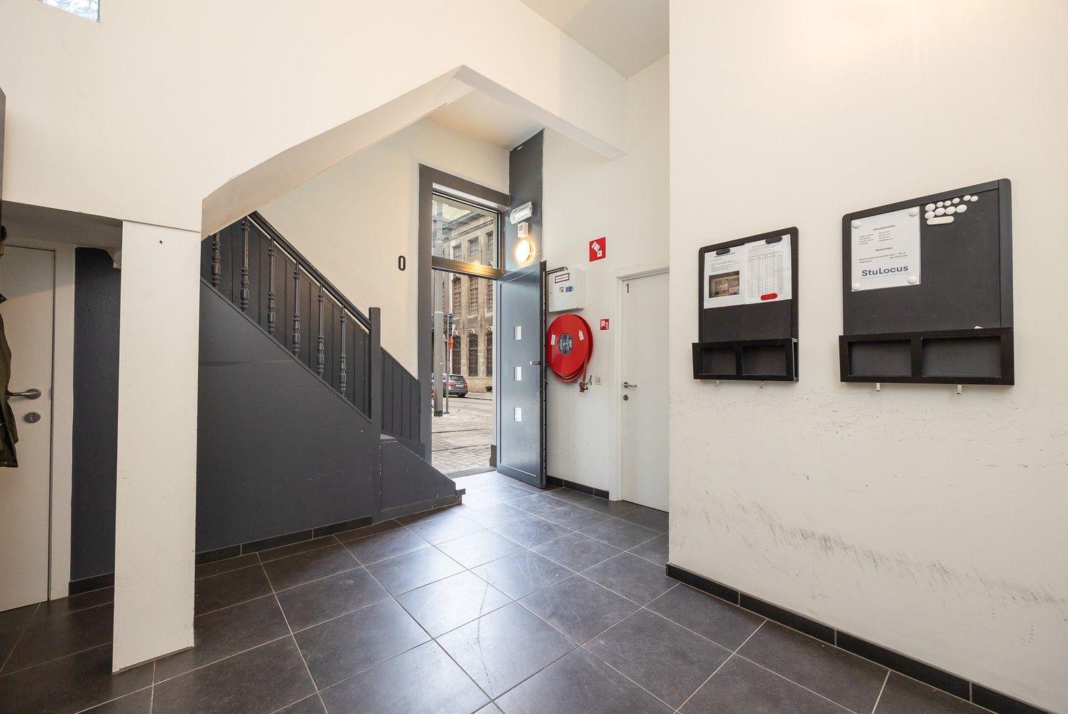 Vergund studentengebouw op een uitstekende AAA locatie, tegenover de AP Hogeschool foto 7