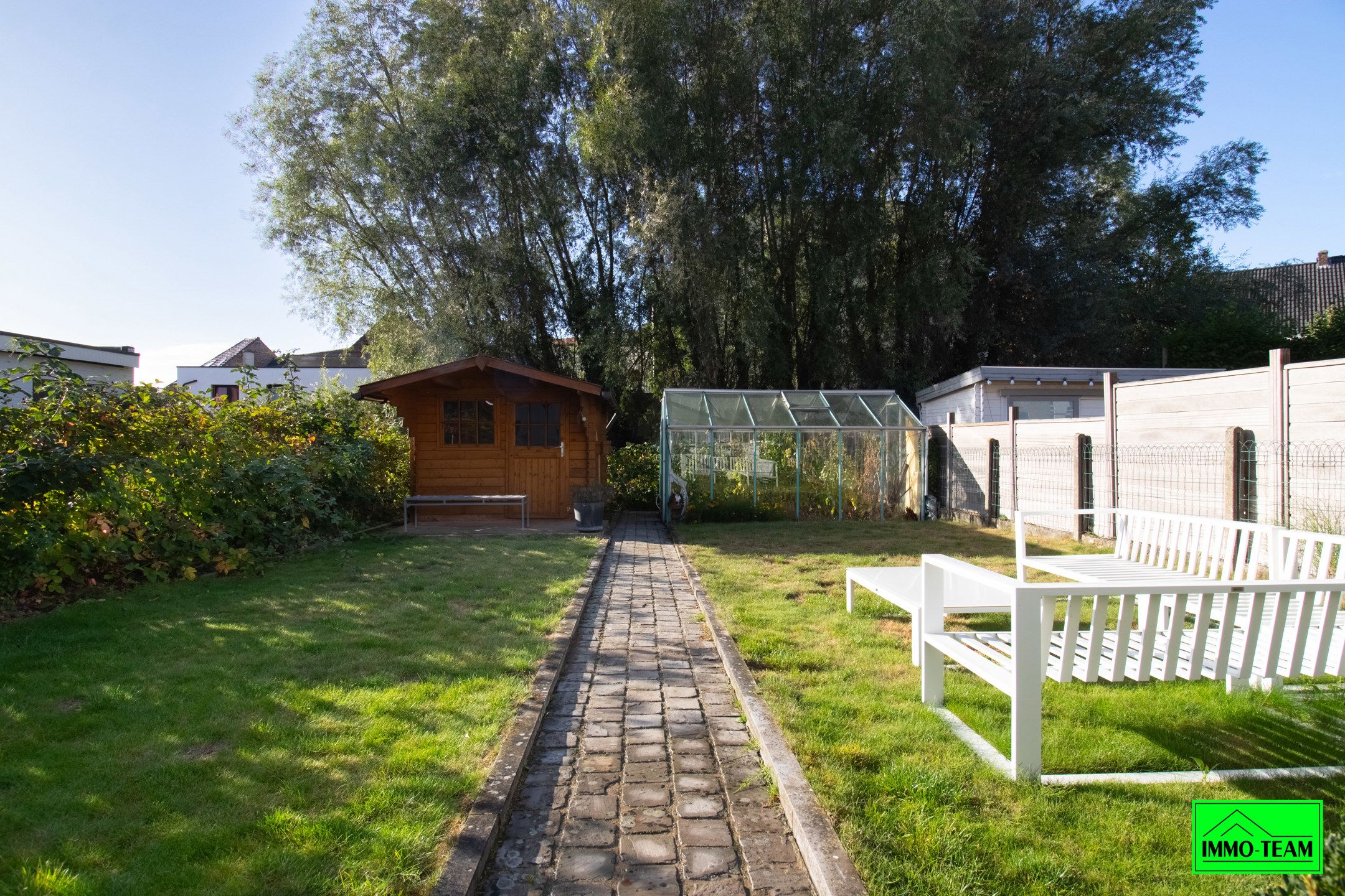 Ruime gezinswoning met tuin en garage in Denderleeuw foto 16