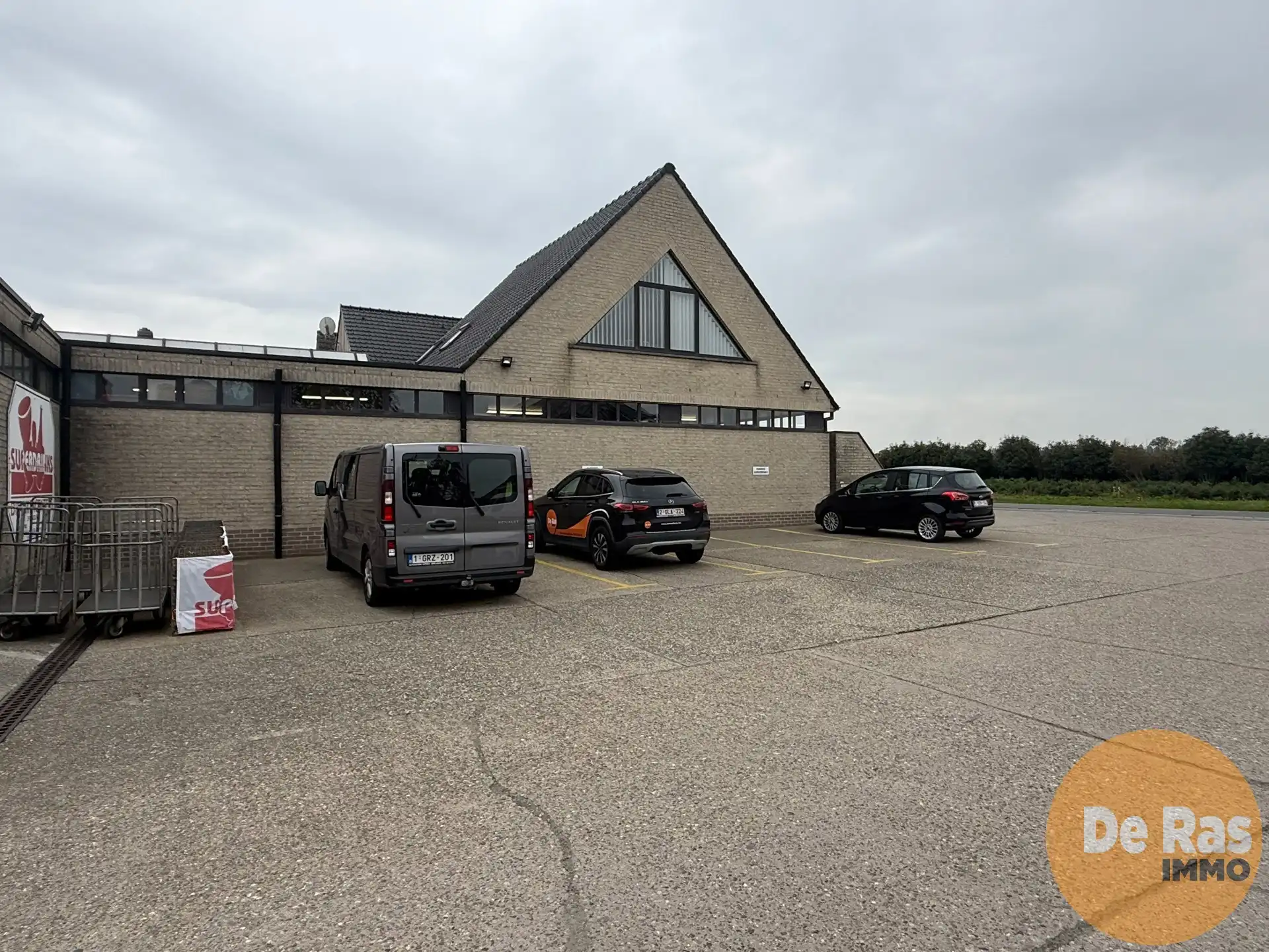 LEDE - Magazijn met commerciële ruimte foto 2