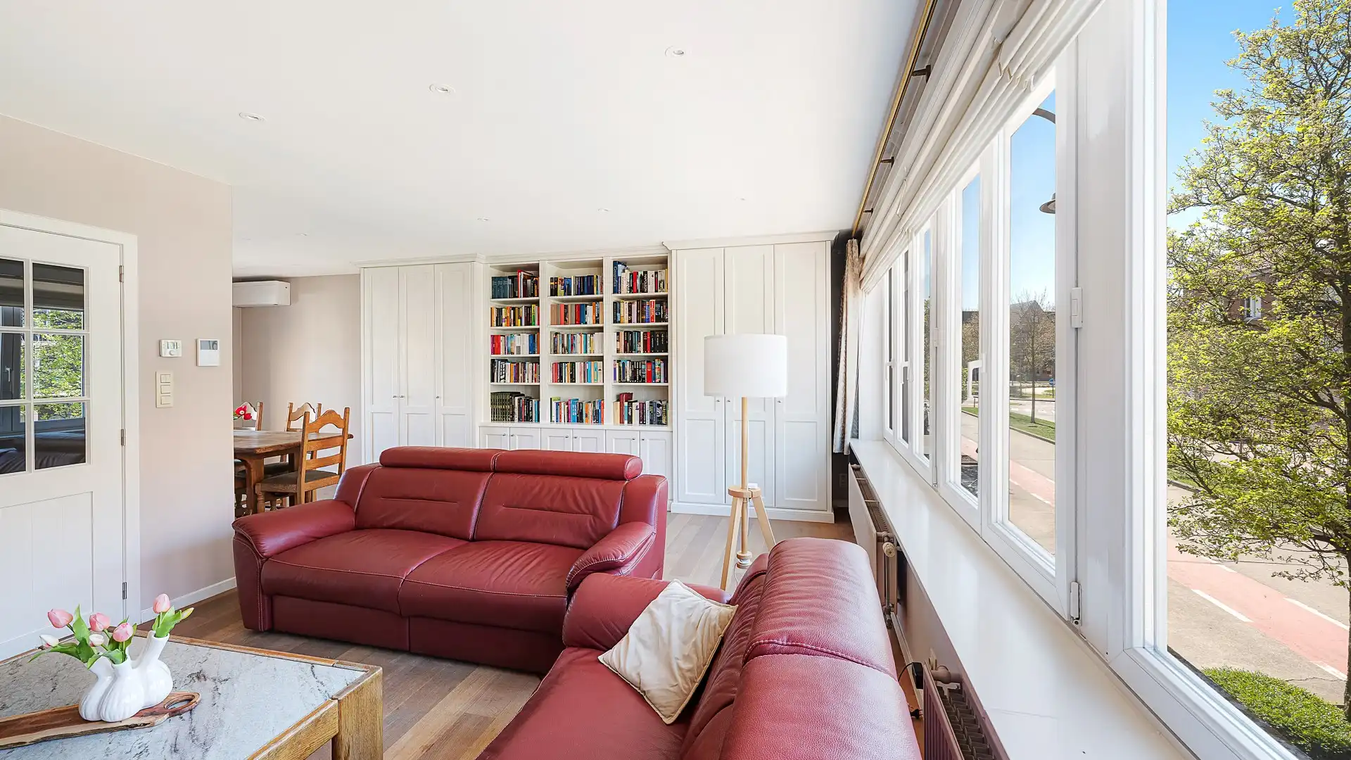 Ruime, stevige gezinswoning met 5 kamers en garage foto 5