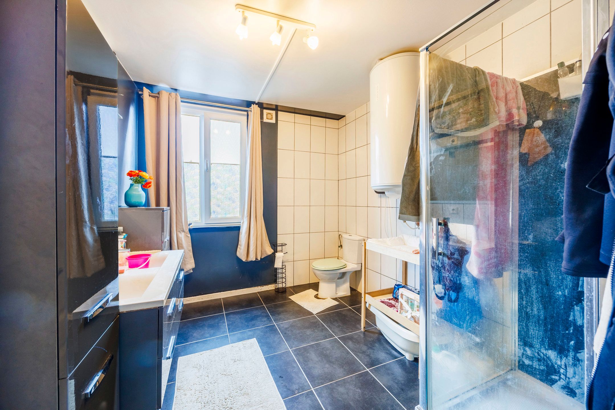 Op te knappen woning  met 3 slaapkamers op toplocatie! foto 12