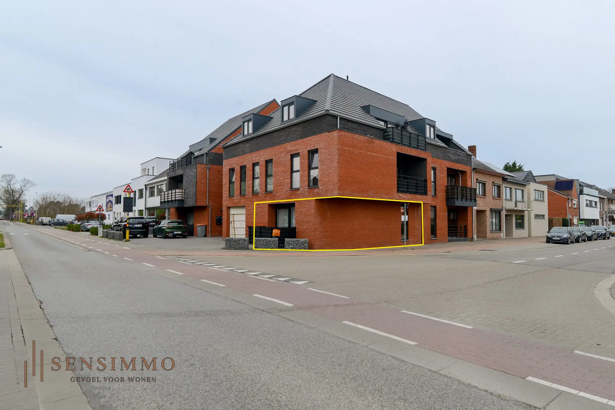 Energiezuinig gelijkvloersappartement met 1 slaapkamer + terras + autostaanplaats foto {{pictureIndex}}