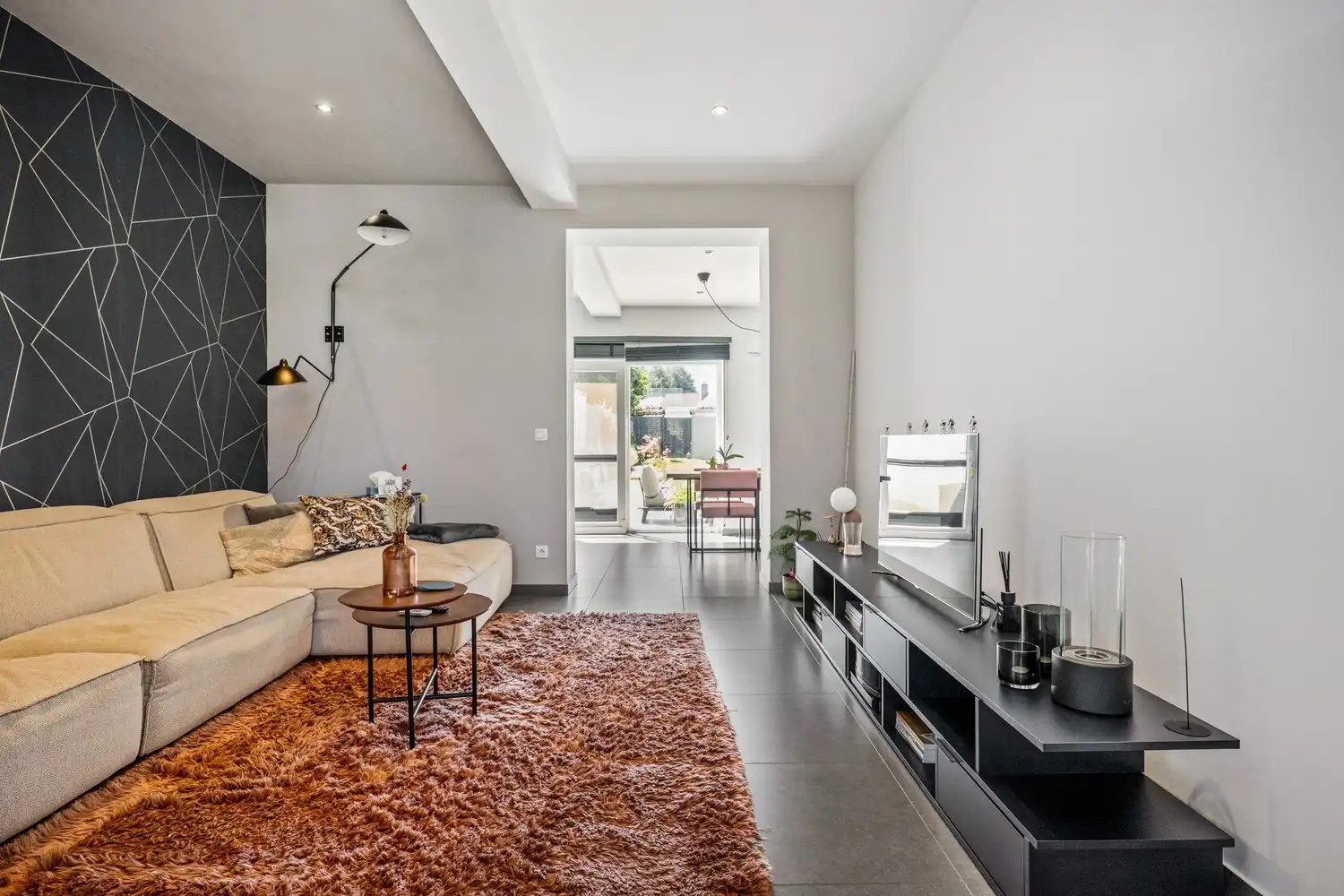 Instapklare woning met 4 slpkrs met gezellig terras en tuin foto 3