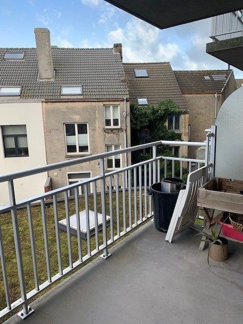 Ongemeubeld tweeslaapkamer-appartement op de tweede verdieping foto 10