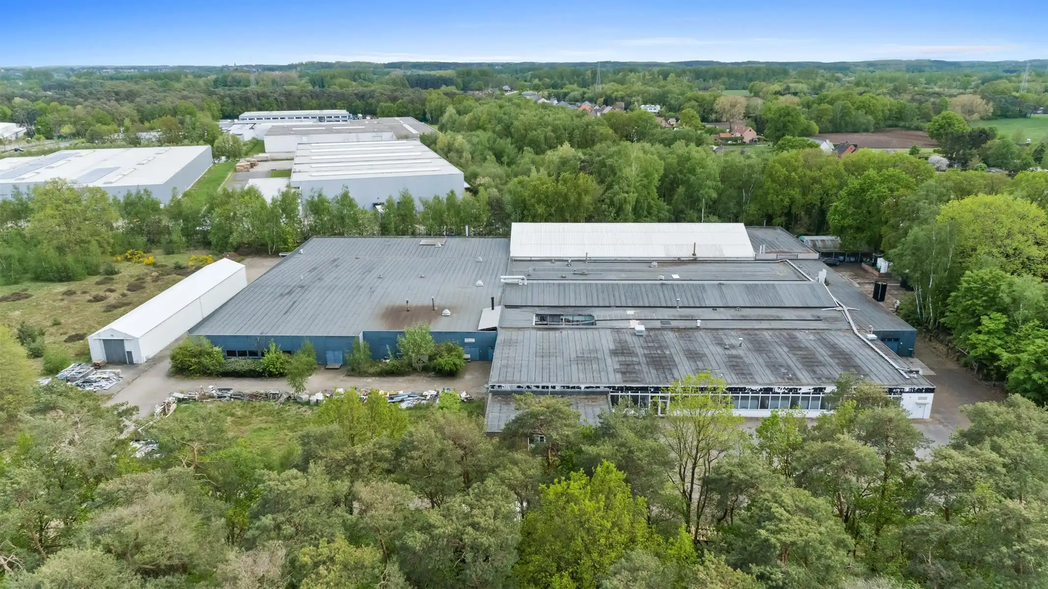 Industriegrond circa 25500 m² met bedrijfsgebouw en loods foto 13