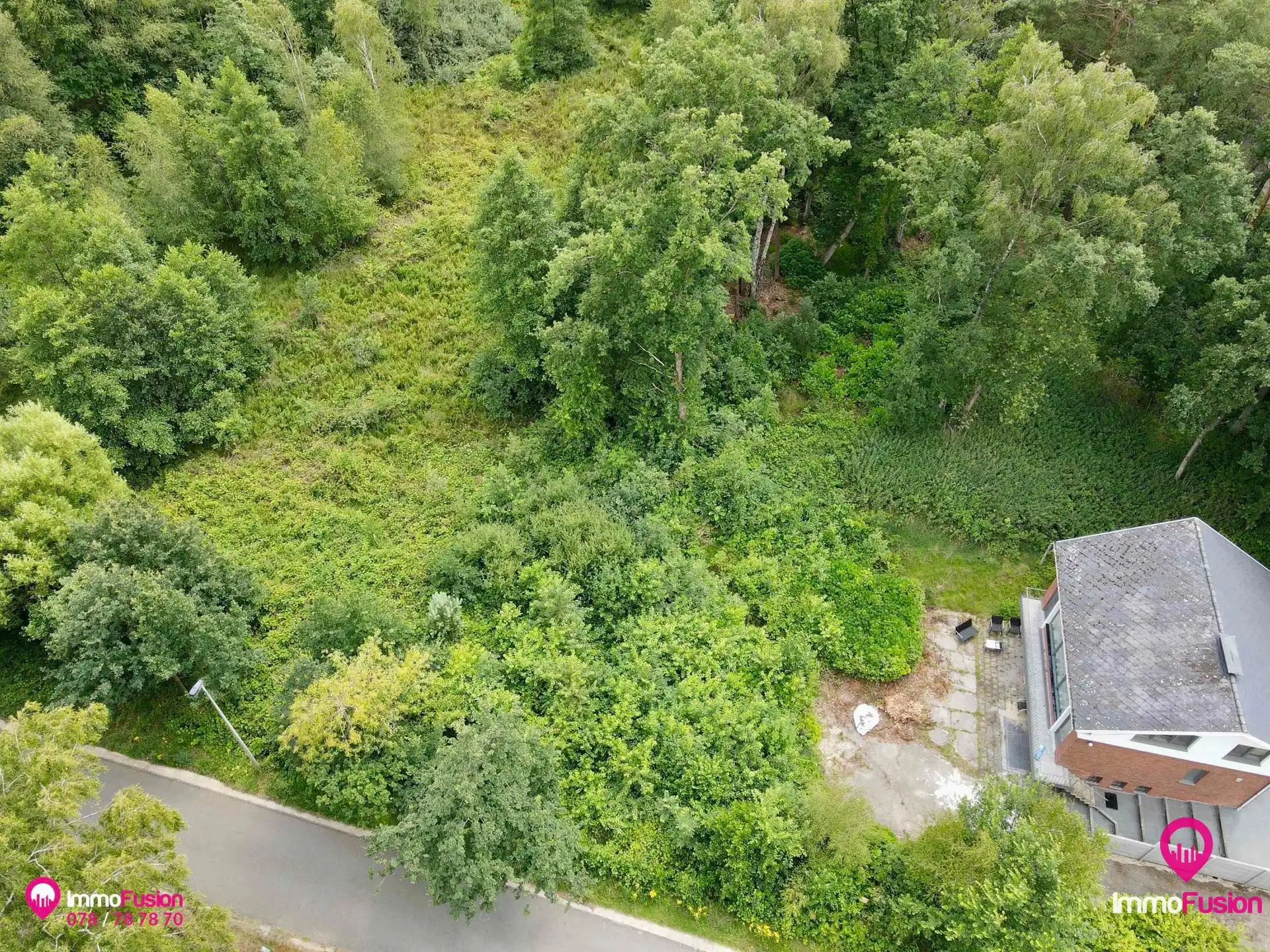 Prachtig gelegen bouwgrond voor OB met 17.2m straatbreedte! foto {{pictureIndex}}