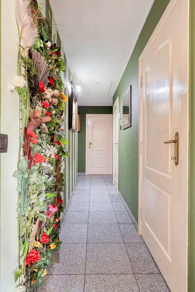 Prachtig alleenstaand 2-slaapkamer appartement met carport. foto 9