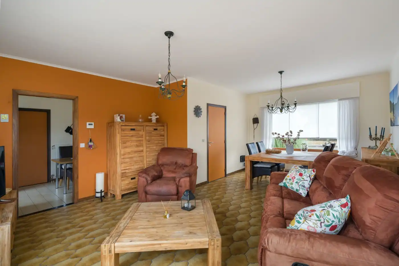 Vrijstaande woning met 3 slpk. tuin en inpandige garage foto 4