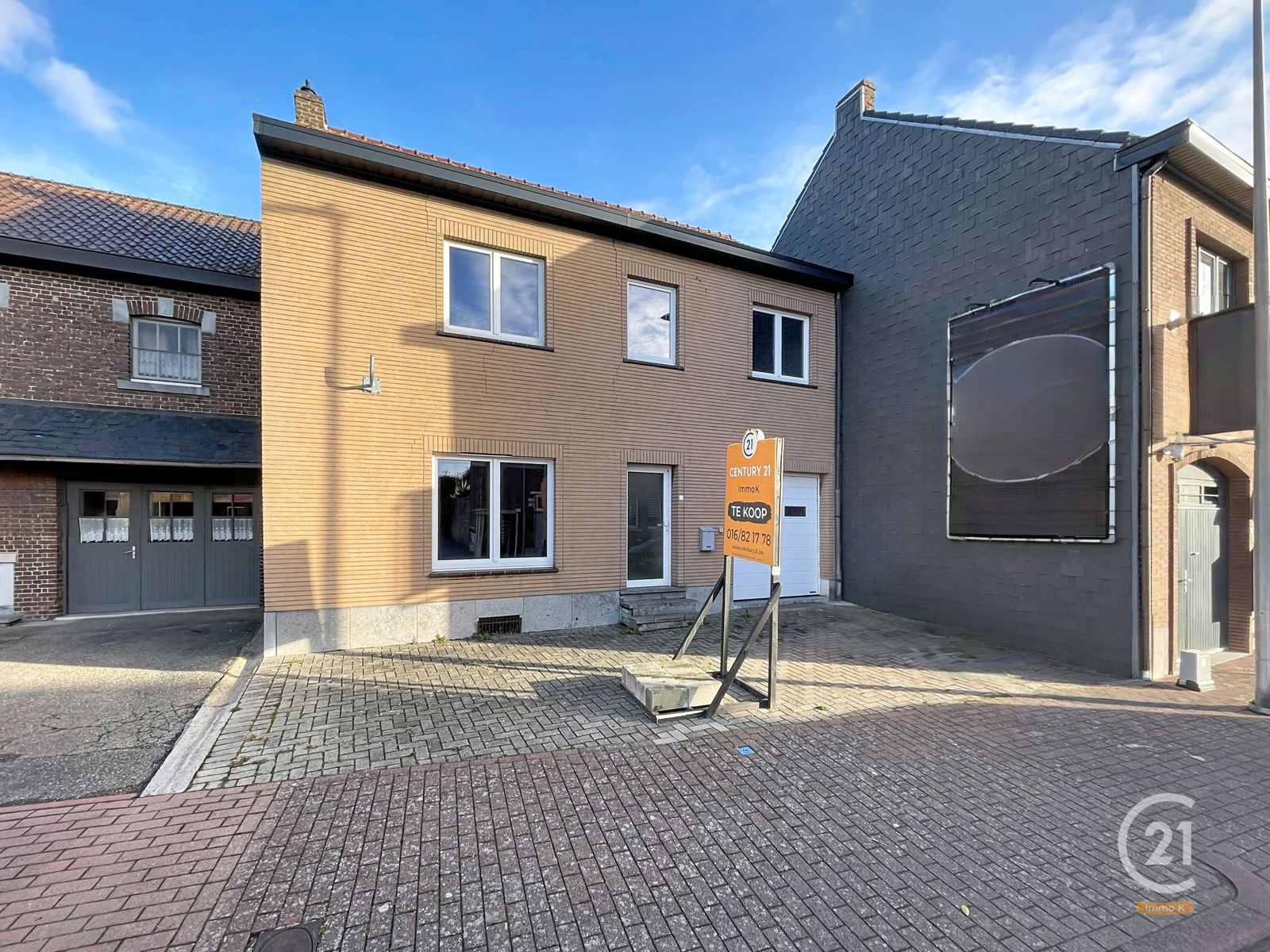 Te renoveren huis met garage en tuin - ook mog. voor handel foto 20