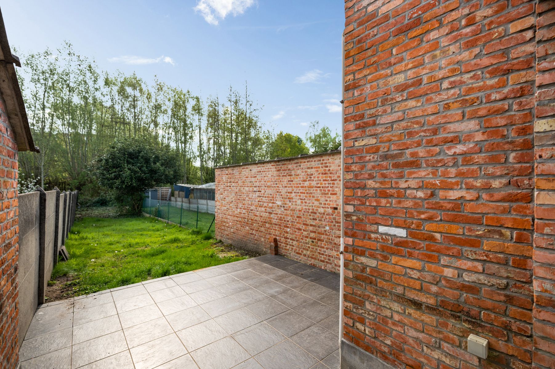 Instapklare eengezinswoning met 2 à 3 slaapkamers en tuin. foto 17