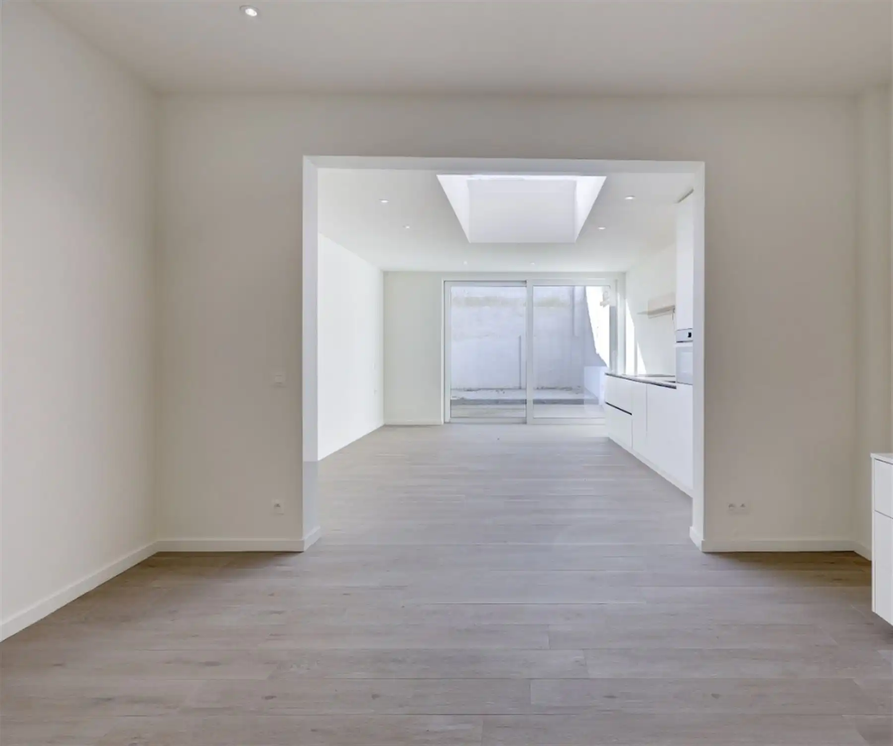 Volledig gerenoveerde woning nabij het centrum! foto 4