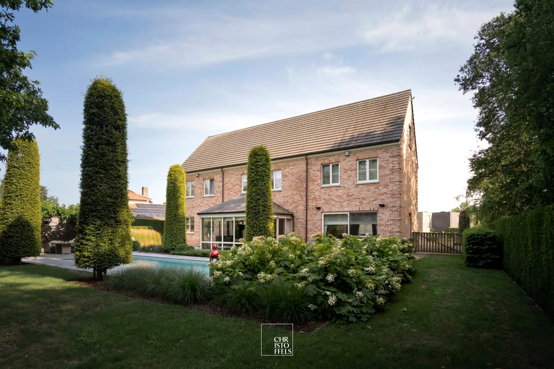 Exclusieve villa van 458m² met buitenzwembad op een perceel van 2.231m² foto 24