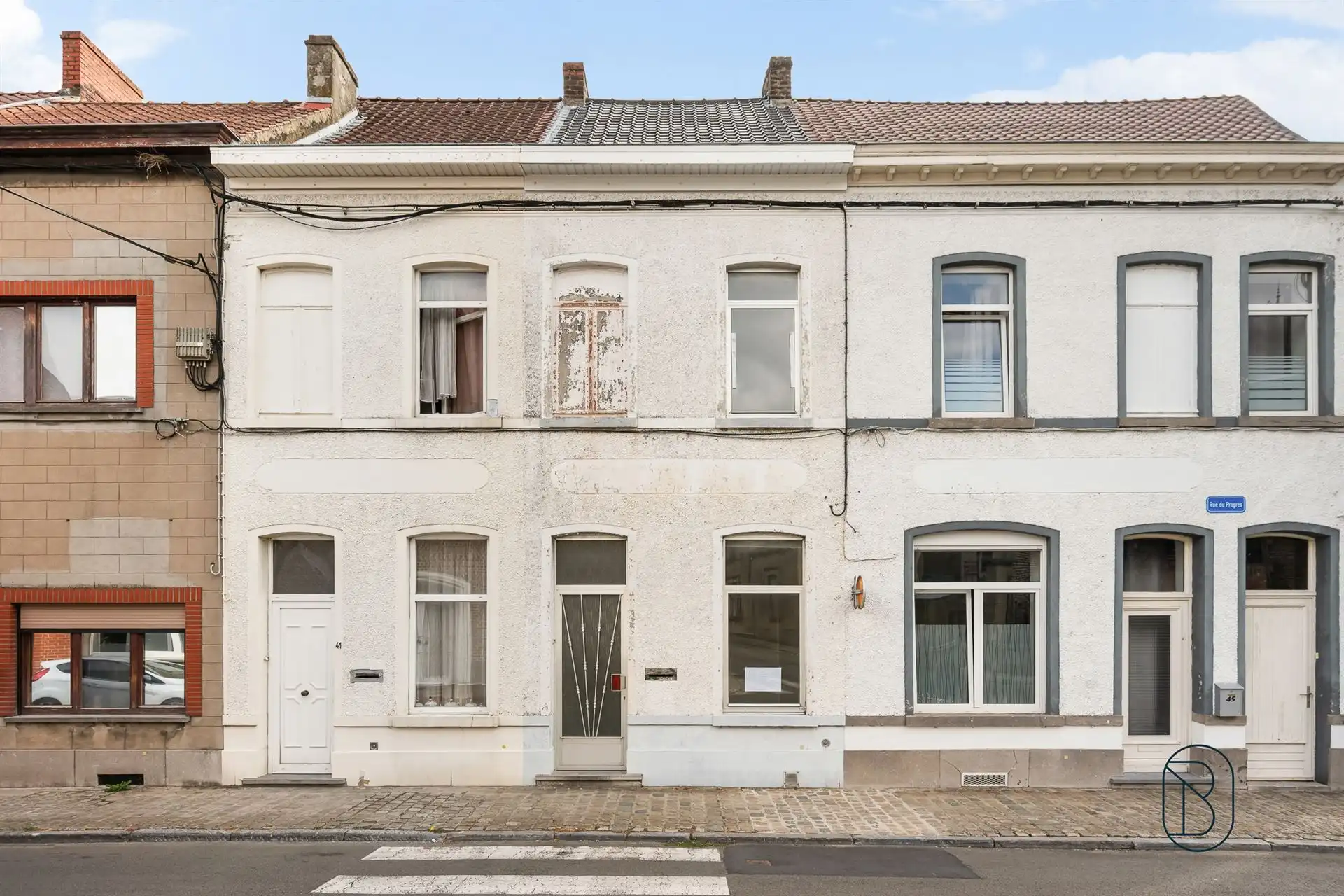 Hoofdfoto van de publicatie: Te renoveren woning: IDEAAL VOOR INVESTEERDERS!