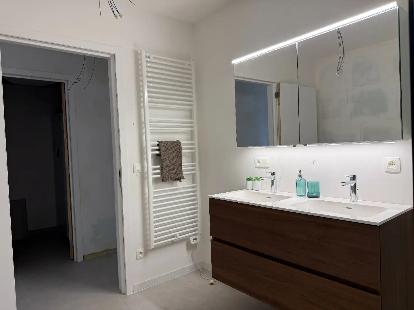 Laatste gelijkvloers 2-slpk appartement met tuin, 1 stpls en een kelder foto 13