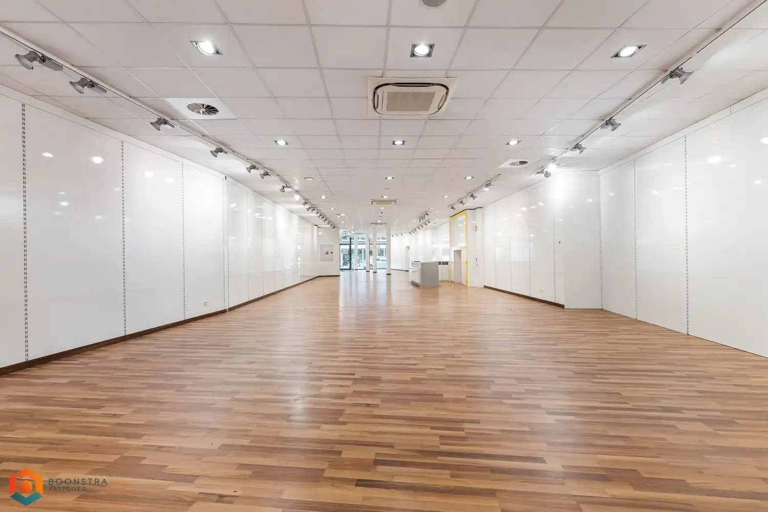 Ruim handelsgelijkvloers op een uitstekende locatie te Heist-op-den-Berg foto 11