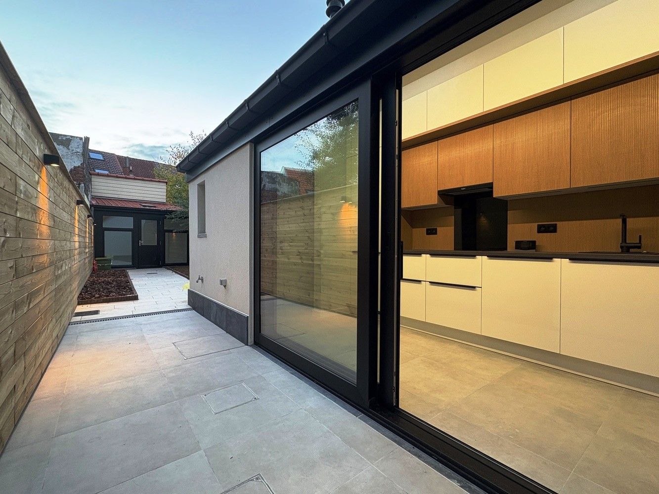 Gerenoveerde gezinswoning met ruim, hartje Ledeberg foto 2