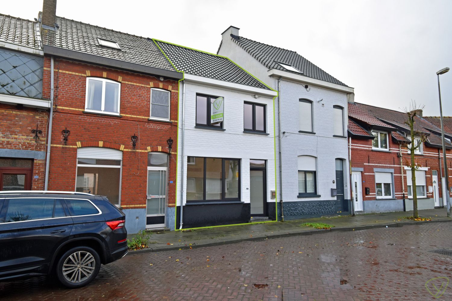 Volledig gerenoveerde woning te huur nabij het centrum van Eeklo! foto {{pictureIndex}}