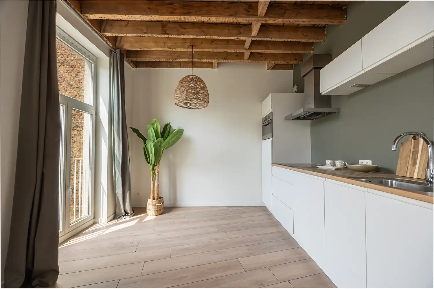 Instapklaar 1-slaapkamer appartement tussen Eilandje en centrum mét terras foto 8