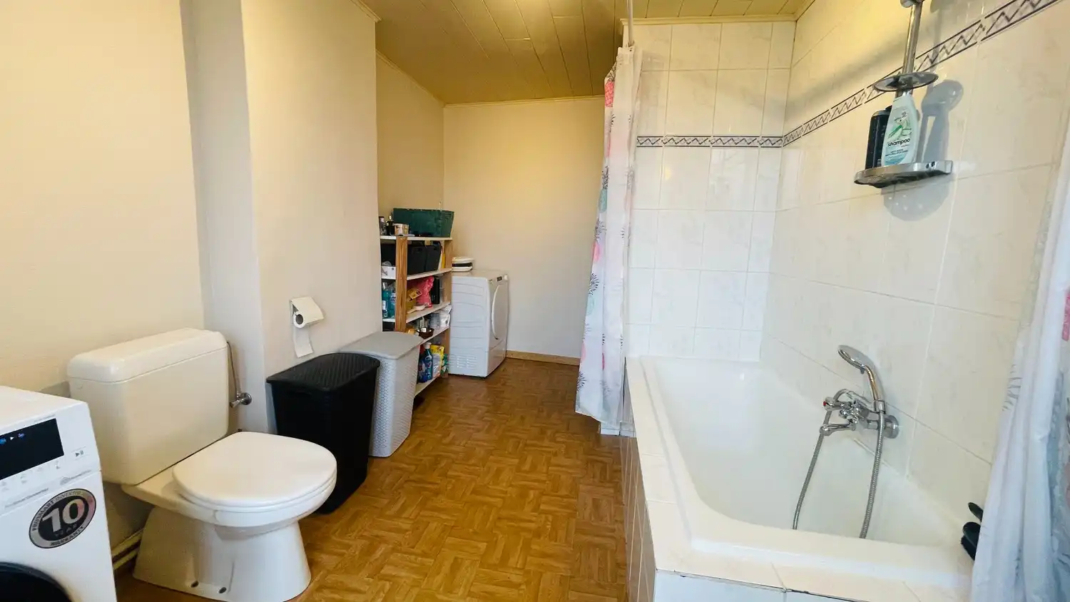 Gerenoveerd appartement te huur in Ruddervoorde foto 14