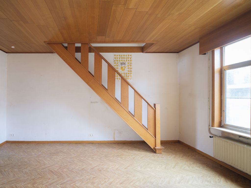 Atelier/loods met te renoveren woning, ruime tuin en bijzonder veel potentieel op een boogscheut van het stadscentrum. foto 7