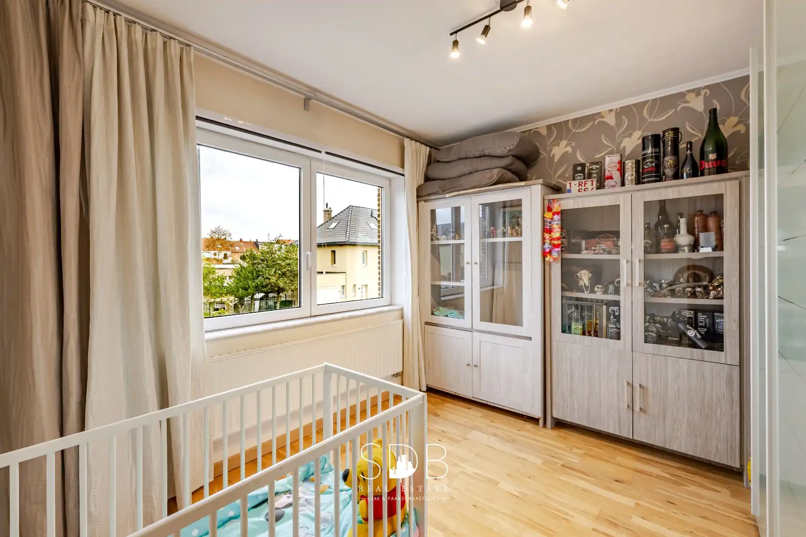 Instapklare half open bebouwing met gezinstuin foto 15