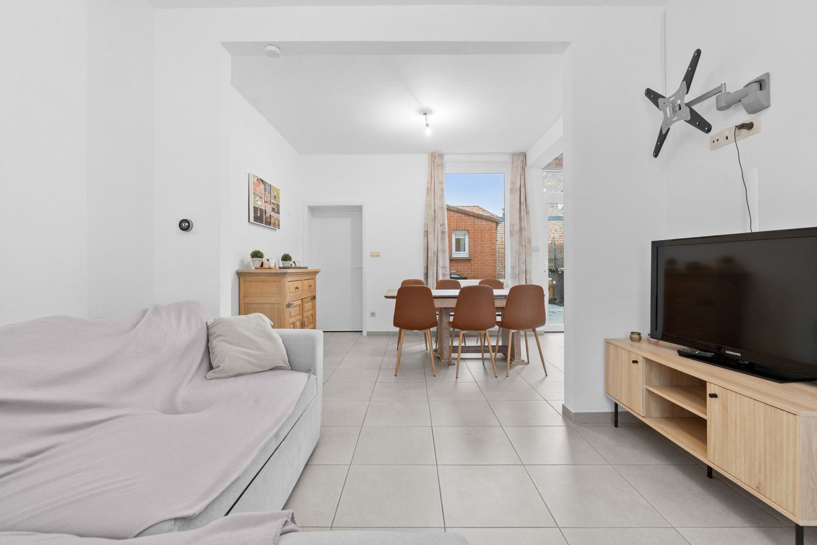 Instapklare woning met 3 slaapkamers en tuin in het gezellige Mesen foto 3