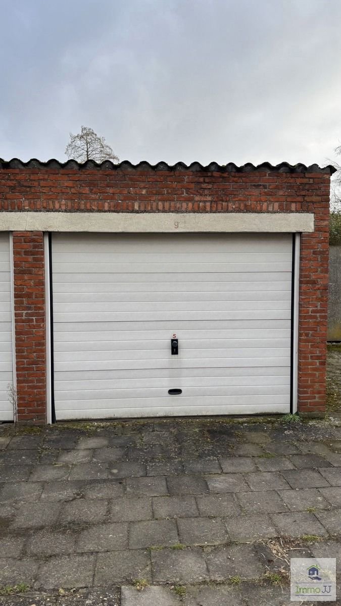 Bovengrondse garagebox foto {{pictureIndex}}