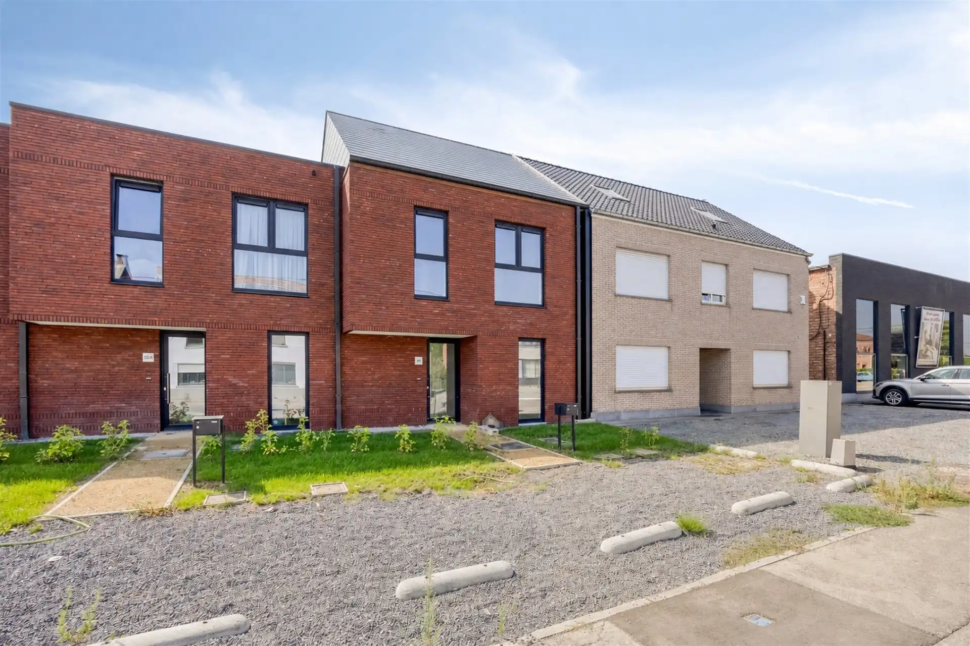 Ontdek deze prachtige nieuwbouwwoning op een toplocatie foto {{pictureIndex}}