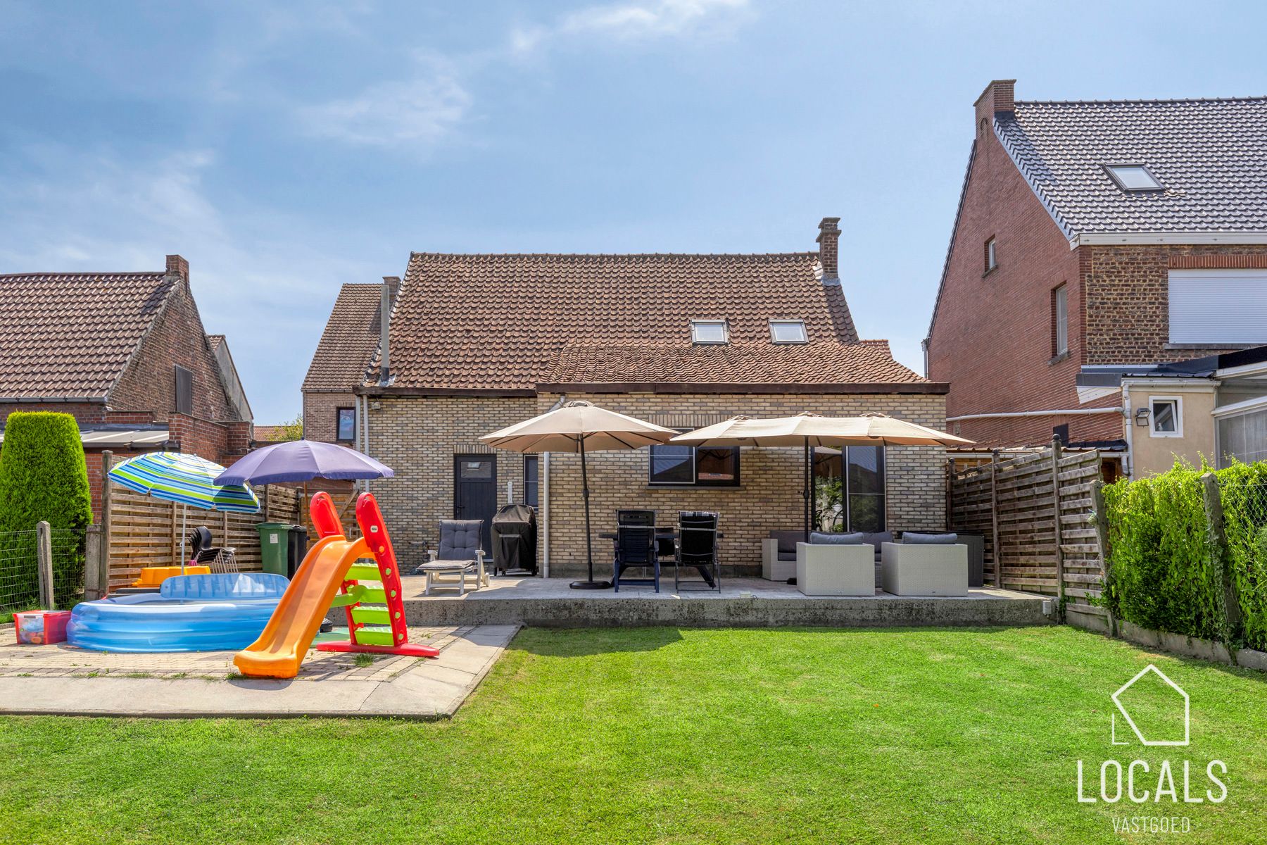 Halfopen bebouwing met 3 slpks, tuin en garage  foto 2