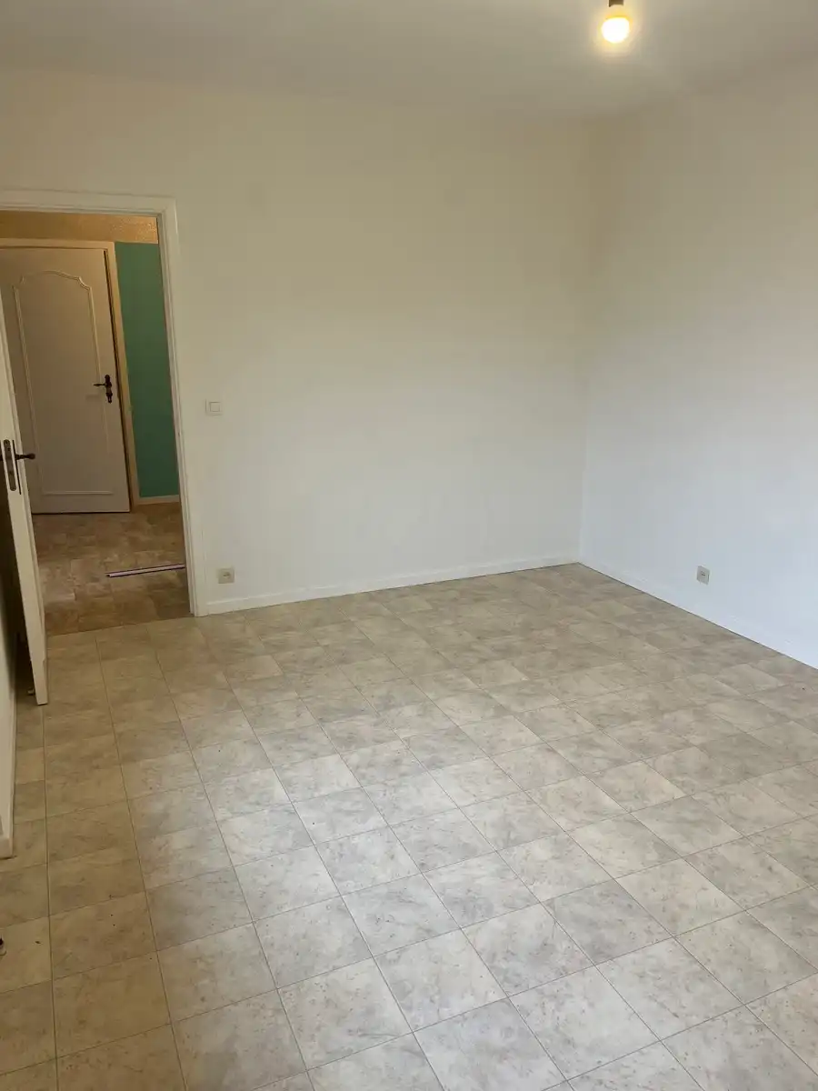 Vernieuwd 3-slaapkamerappartement in hartje Aalst foto 19