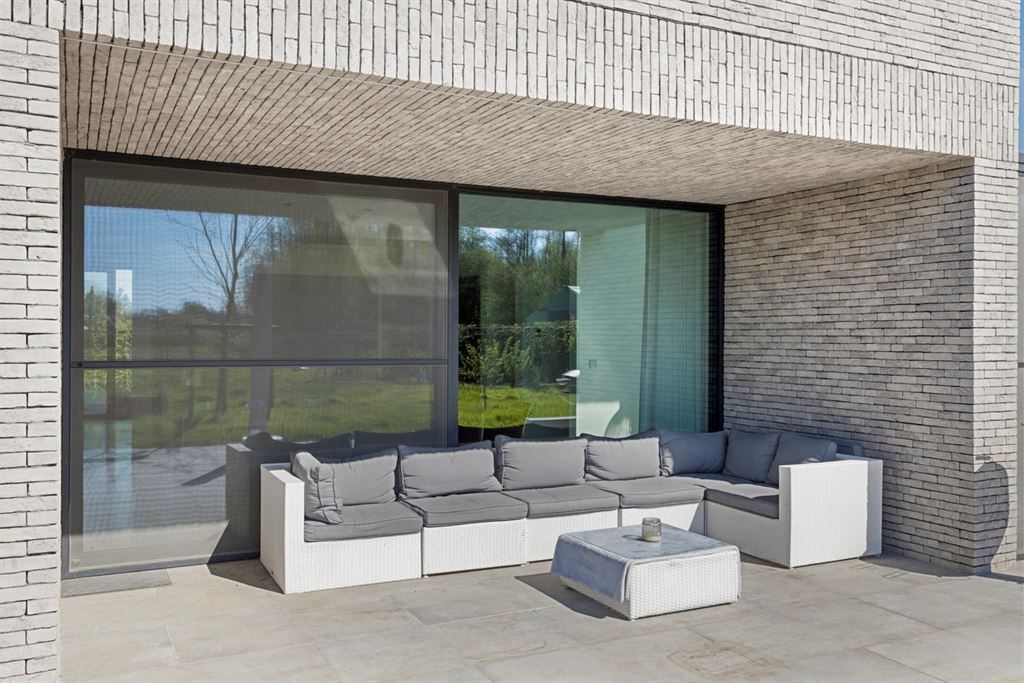 Hypermoderne villa op een echte toplocatie foto 30