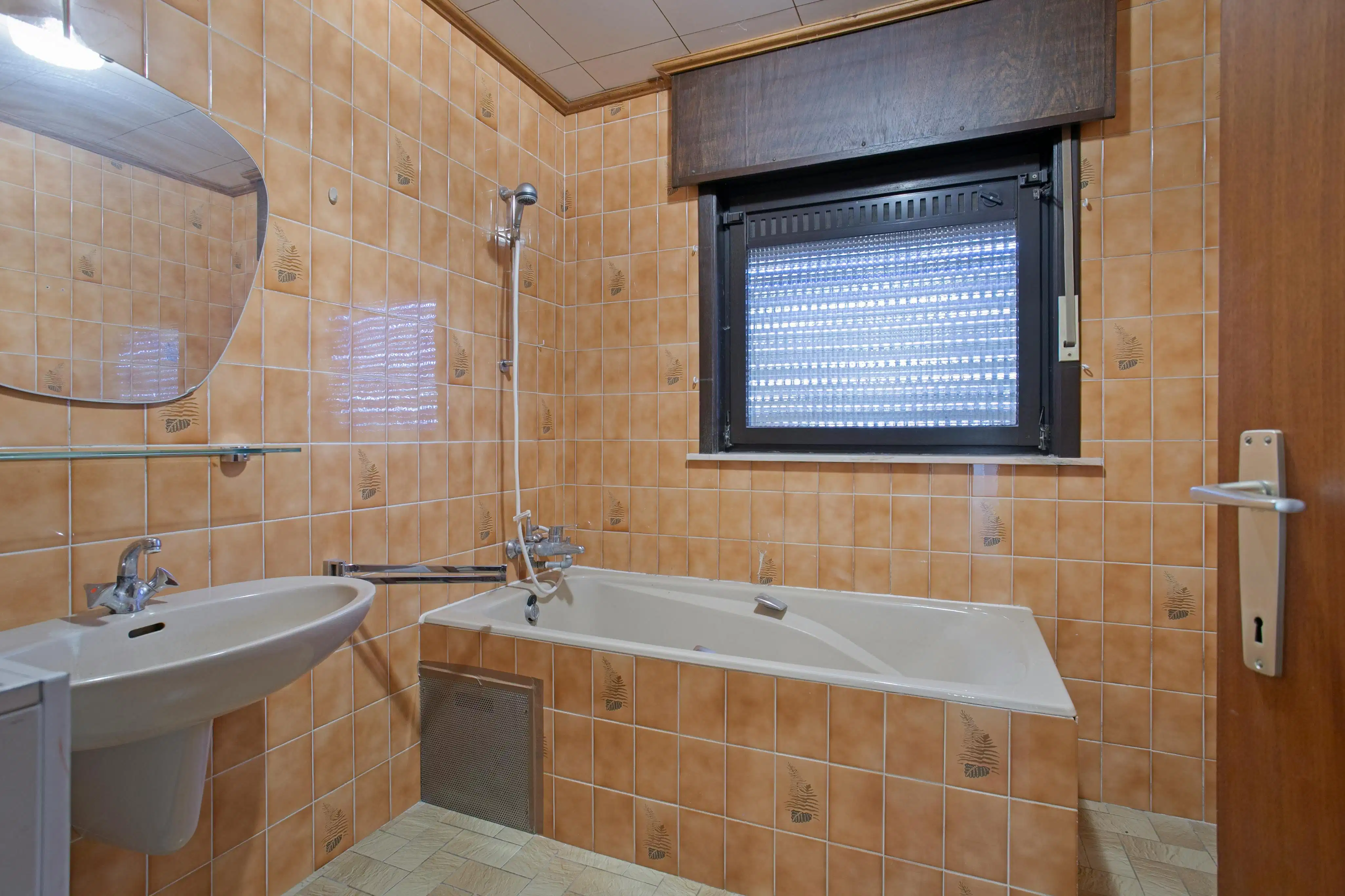 Te renoveren woning te koop in Lotenhulle (Rozenlaan)  foto 8